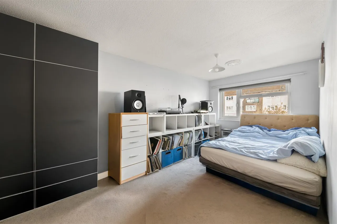 Damsonwood Road, Southall, photo 5