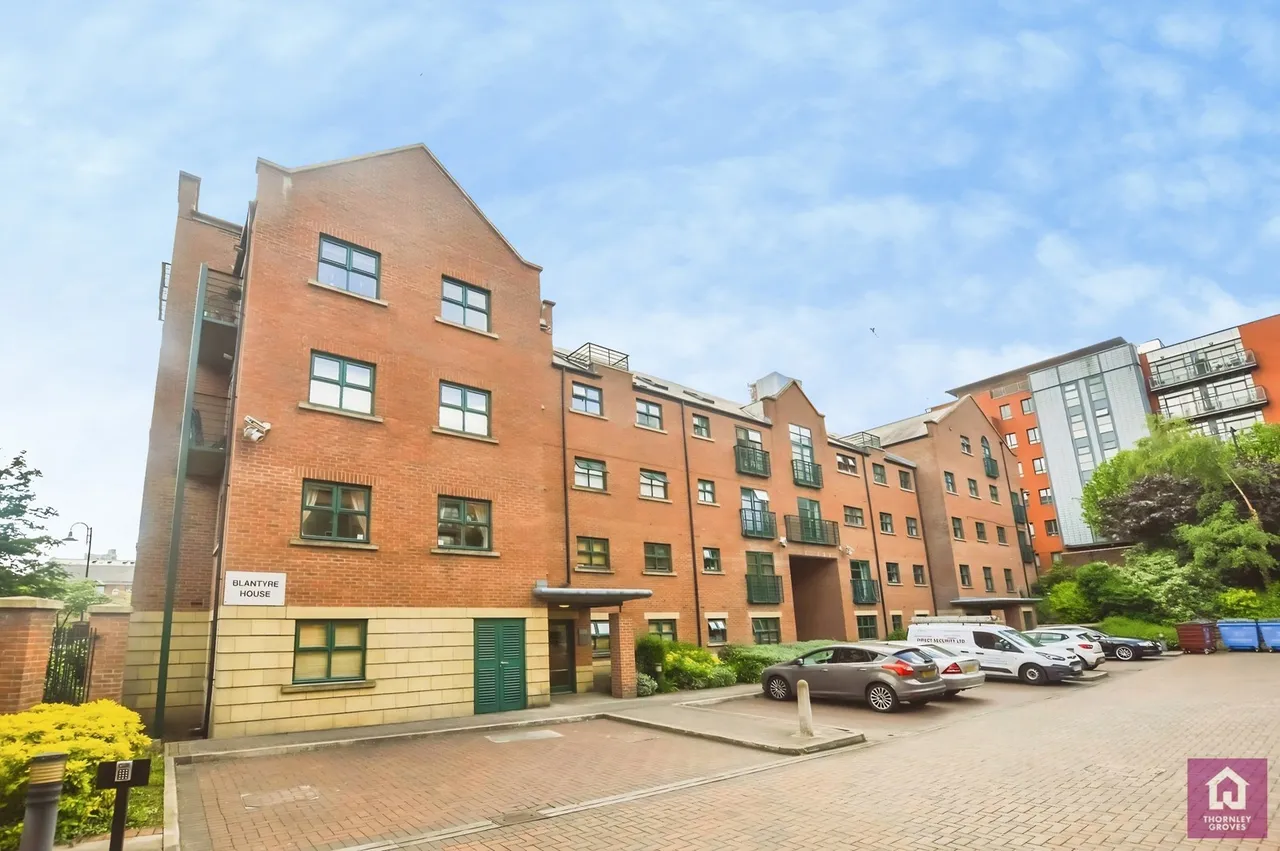 2 bed flat for sale, Blantyre House, Slate Wharf, M15