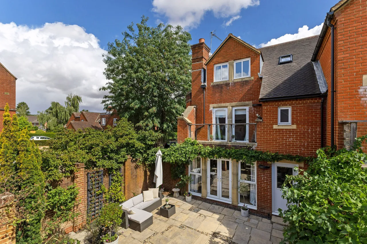 4 bed house for sale — John Eggars Square, Alton, GU34