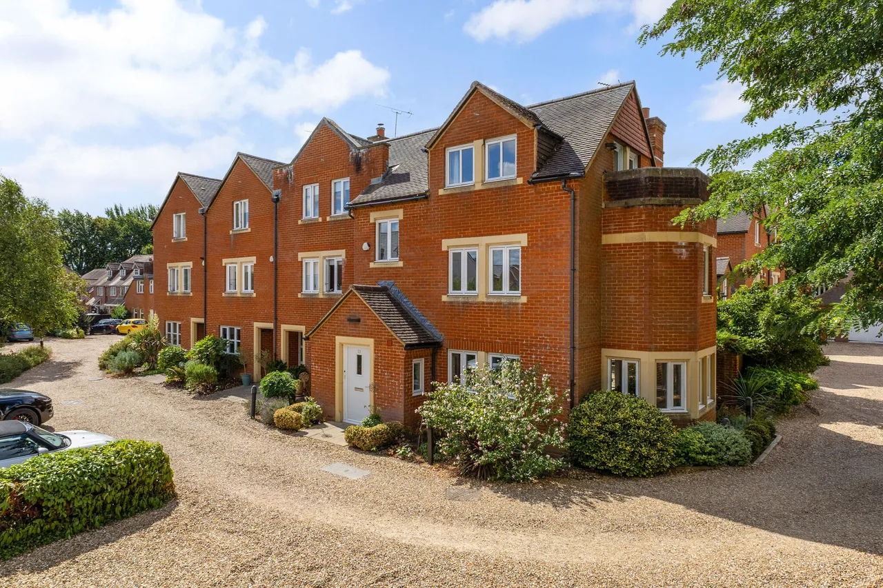 John Eggars Square, Alton, GU34, photo 8