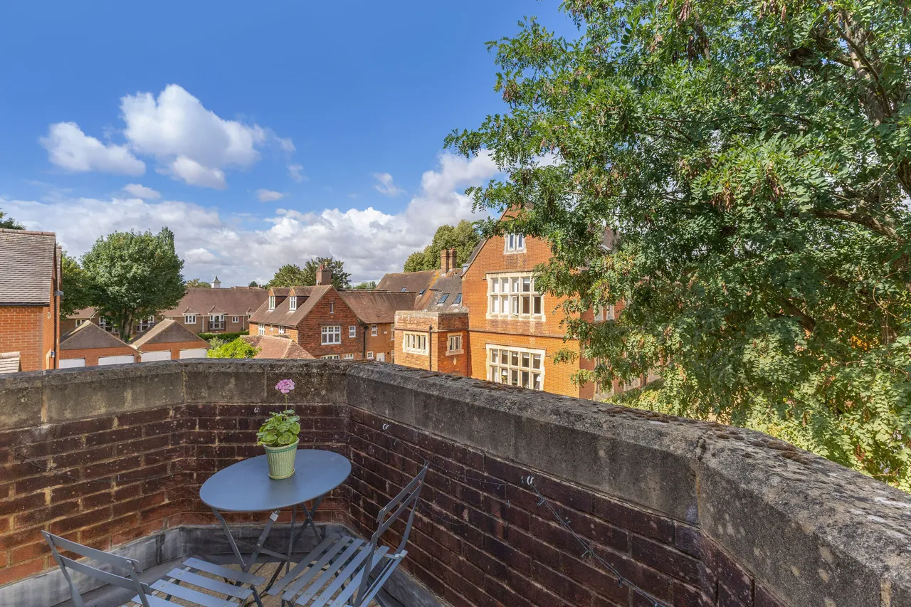 John Eggars Square, Alton, GU34, photo 12