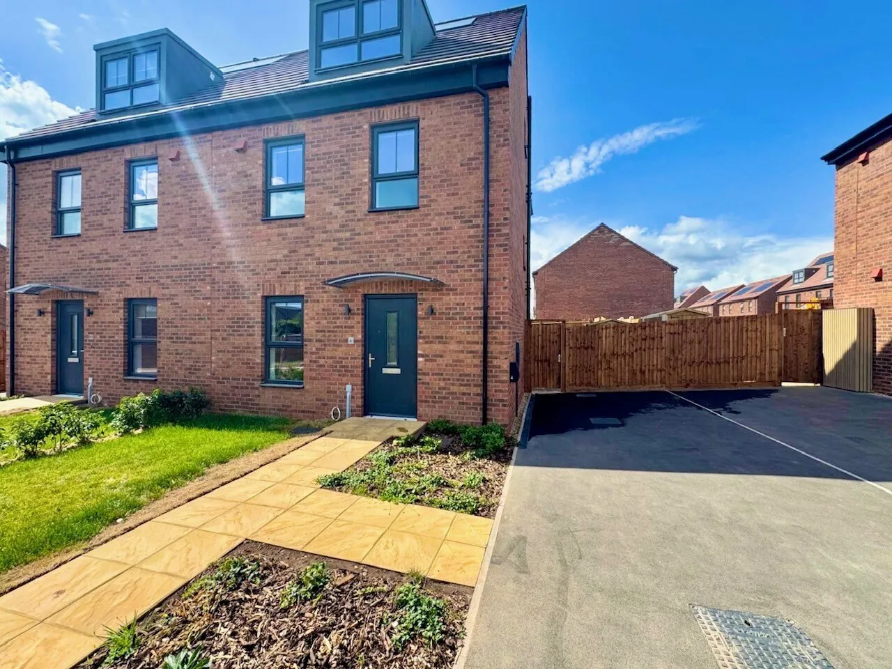 4 bed house to rent — Gibbs Avenue, Nottingham, NG8