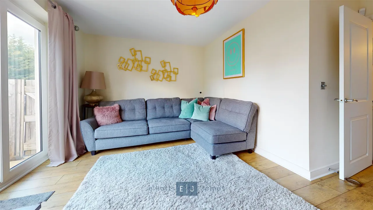 Abbess Terrace, Loughton, photo 9
