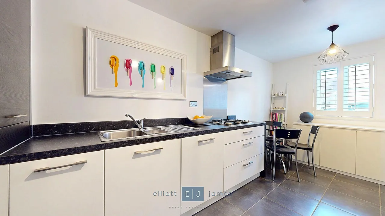 Abbess Terrace, Loughton, photo 5