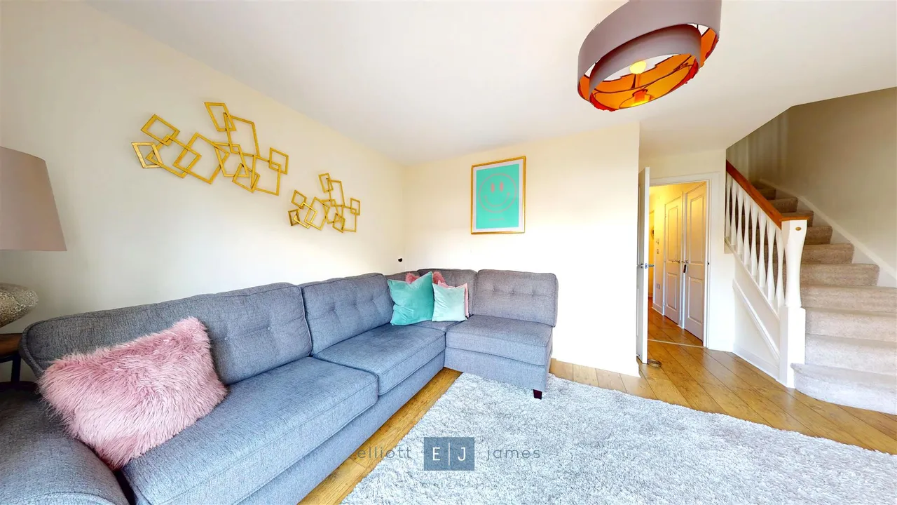 Abbess Terrace, Loughton, photo 7