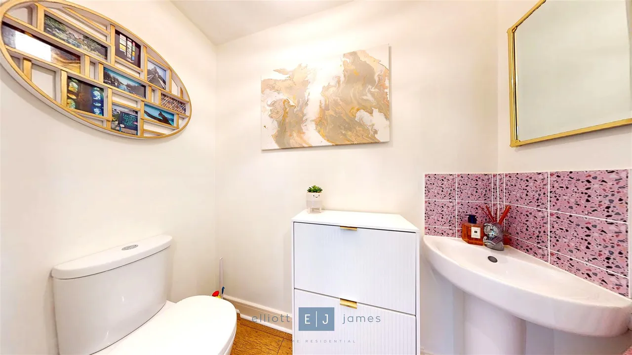 Abbess Terrace, Loughton, photo 10