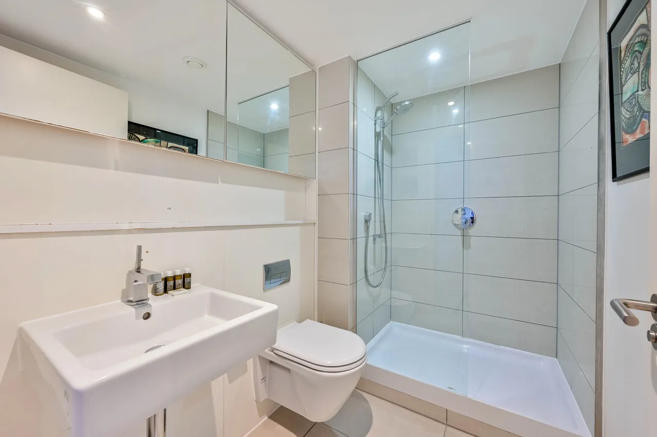 London, SW18, photo 20