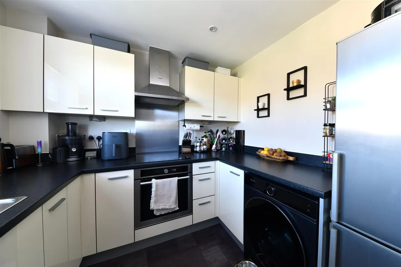 Gray Court, Stevenage, SG1 3UH, photo 15