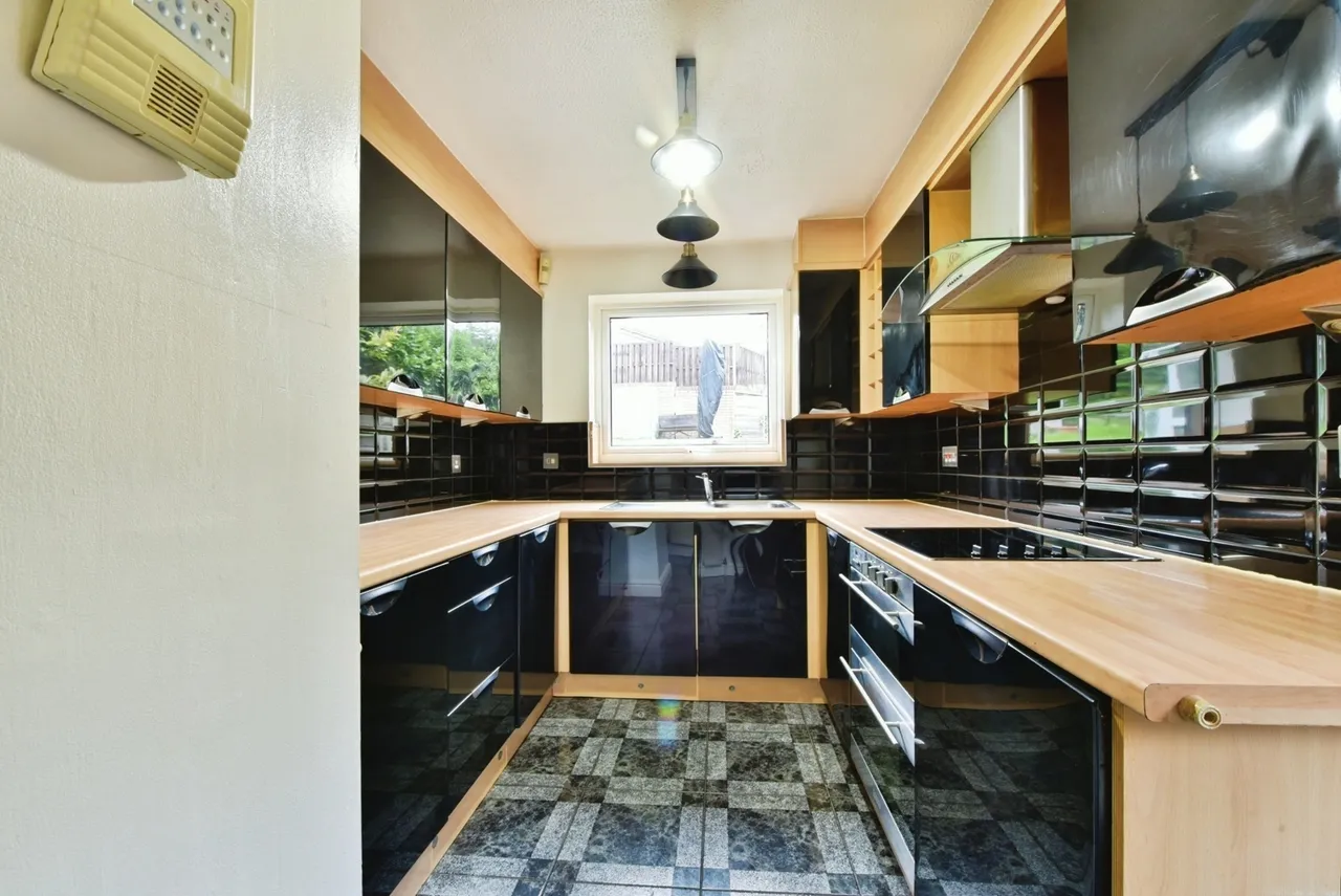 Stoneacre Avenue, SHEFFIELD, South Yorkshire, S12, photo 3