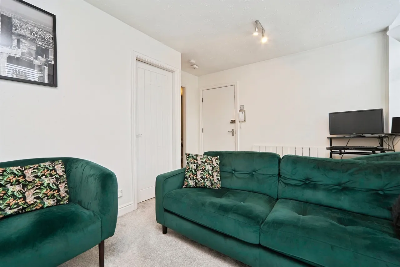 Bolton Grange, Yeadon, LS19, photo 6
