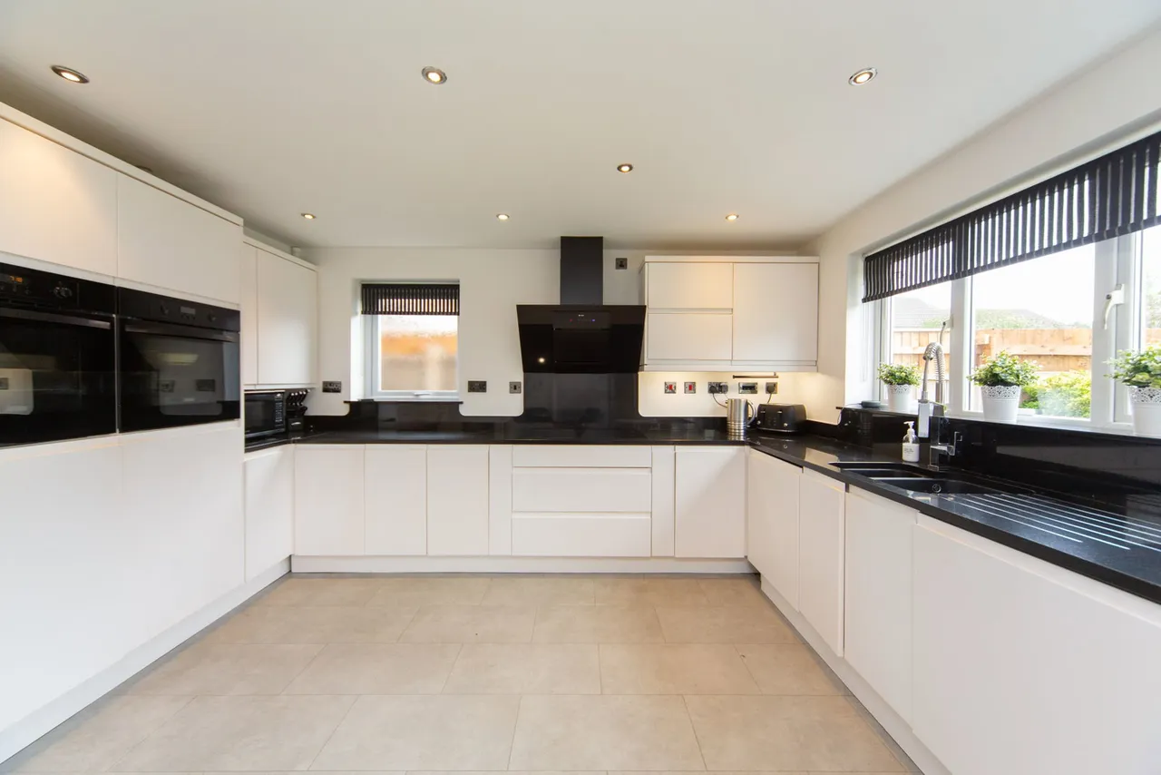 Dorchester Park, Prenton, photo 13