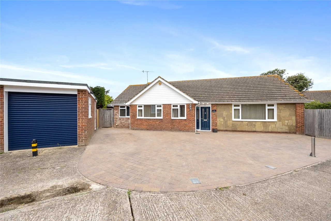 3 bed house for sale, Sea Place, Goring-by-Sea, BN12