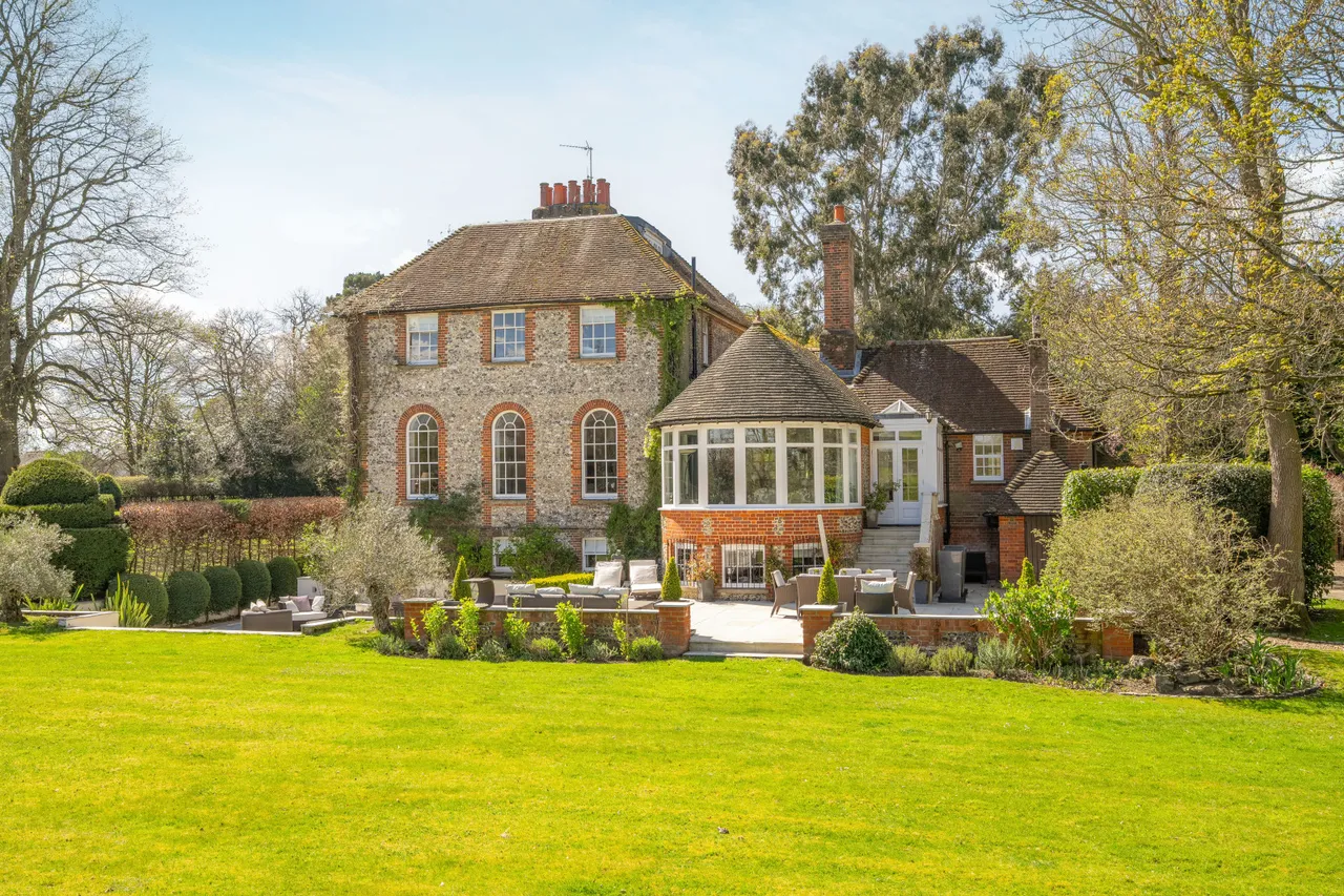 Sheepcote Dell Road, Holmer Green, HP15, photo 18