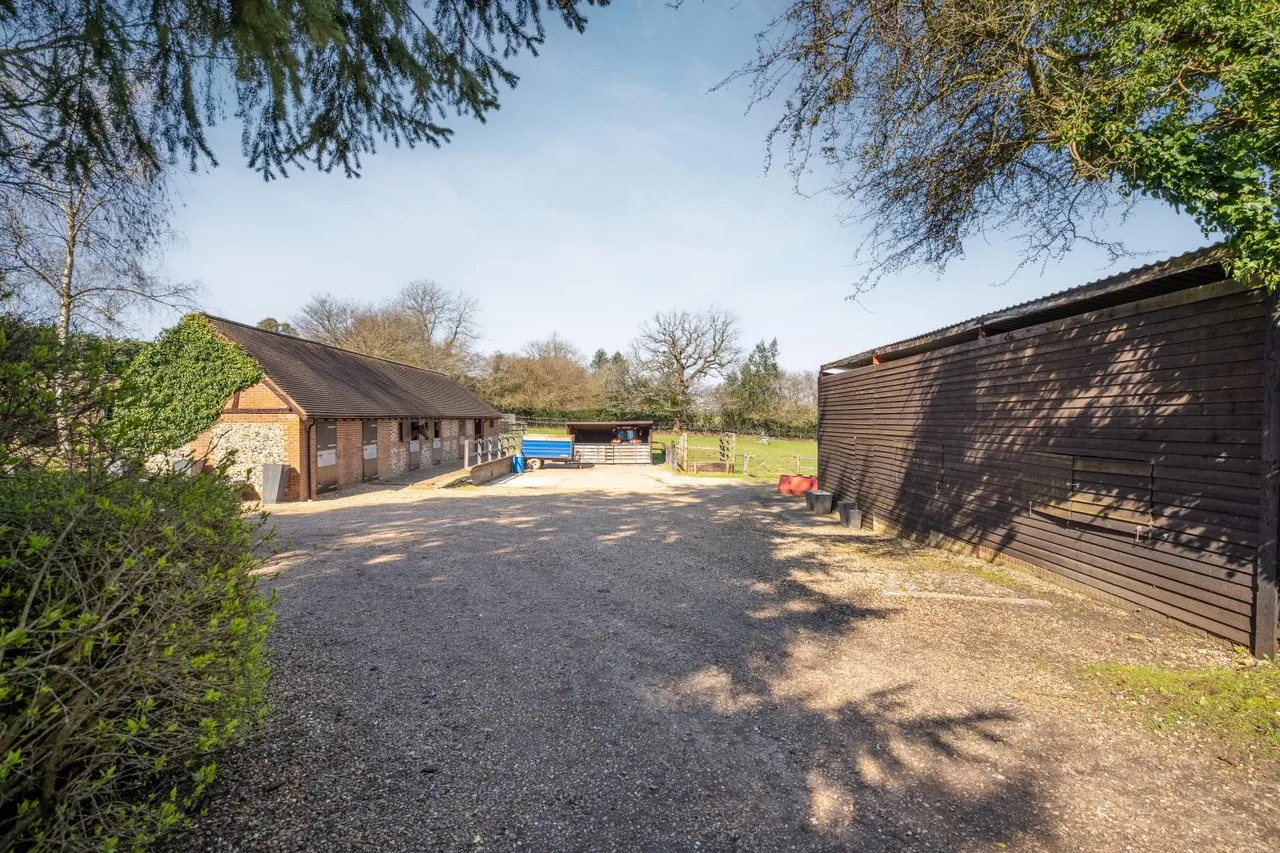 Sheepcote Dell Road, Holmer Green, HP15, photo 7