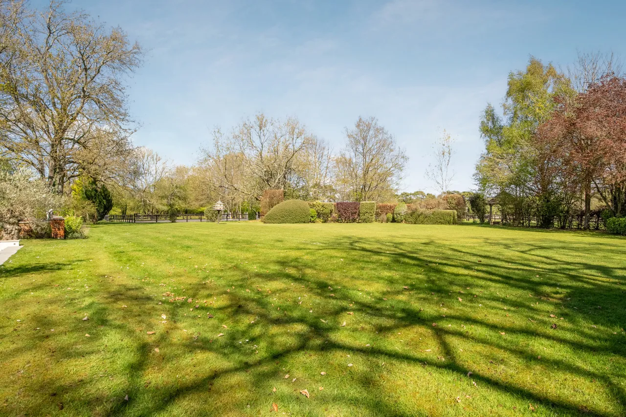 Sheepcote Dell Road, Holmer Green, HP15, photo 21