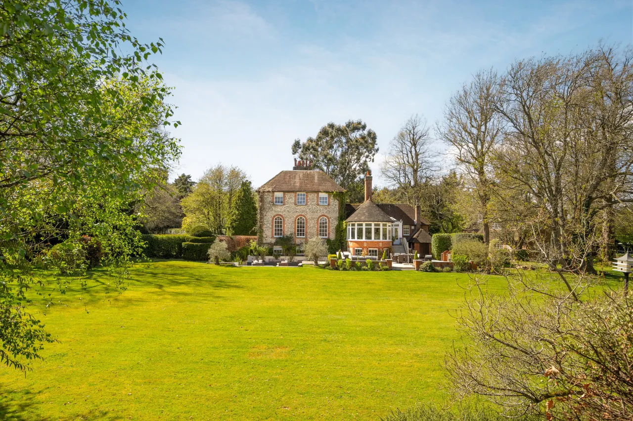 Sheepcote Dell Road, Holmer Green, HP15, photo 22