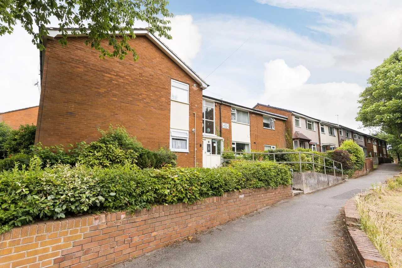 2 bed flat for sale, Woolton Court, Ellesmere Port, CH66