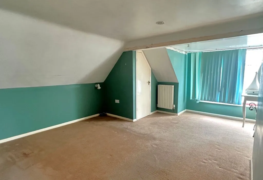 Riddlesdown Avenue, Purley CR8 1JJ, photo 11