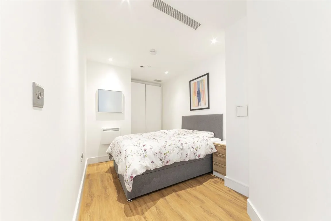 West Gate, Ealing, photo 8