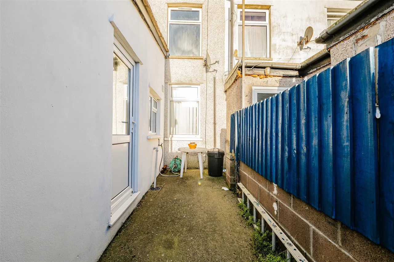 Bell Street, Barry, CF62 6JU, photo 11