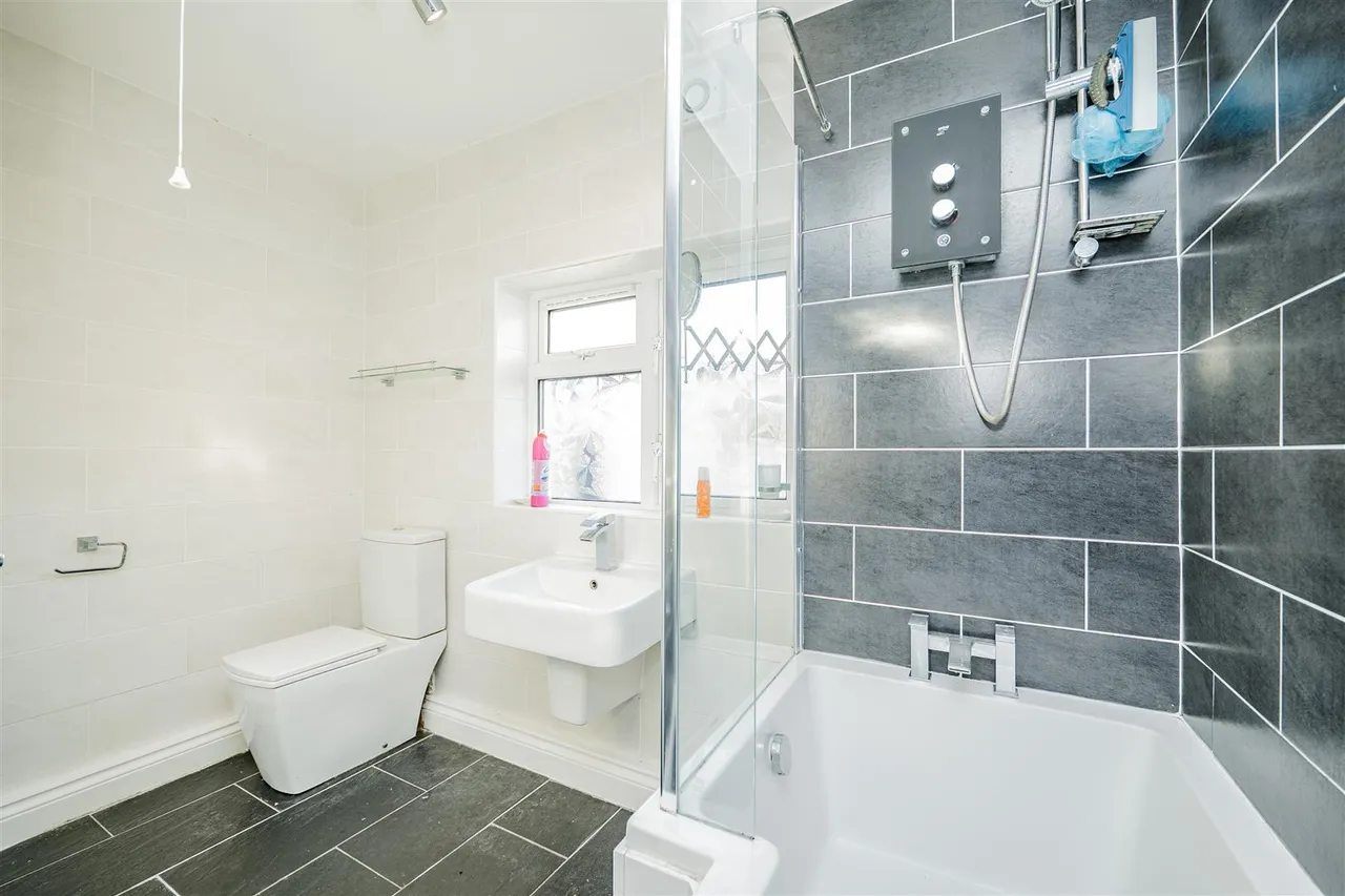Bell Street, Barry, CF62 6JU, photo 22
