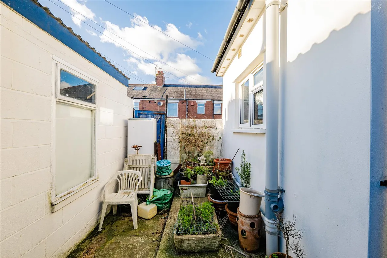 Bell Street, Barry, CF62 6JU, photo 13