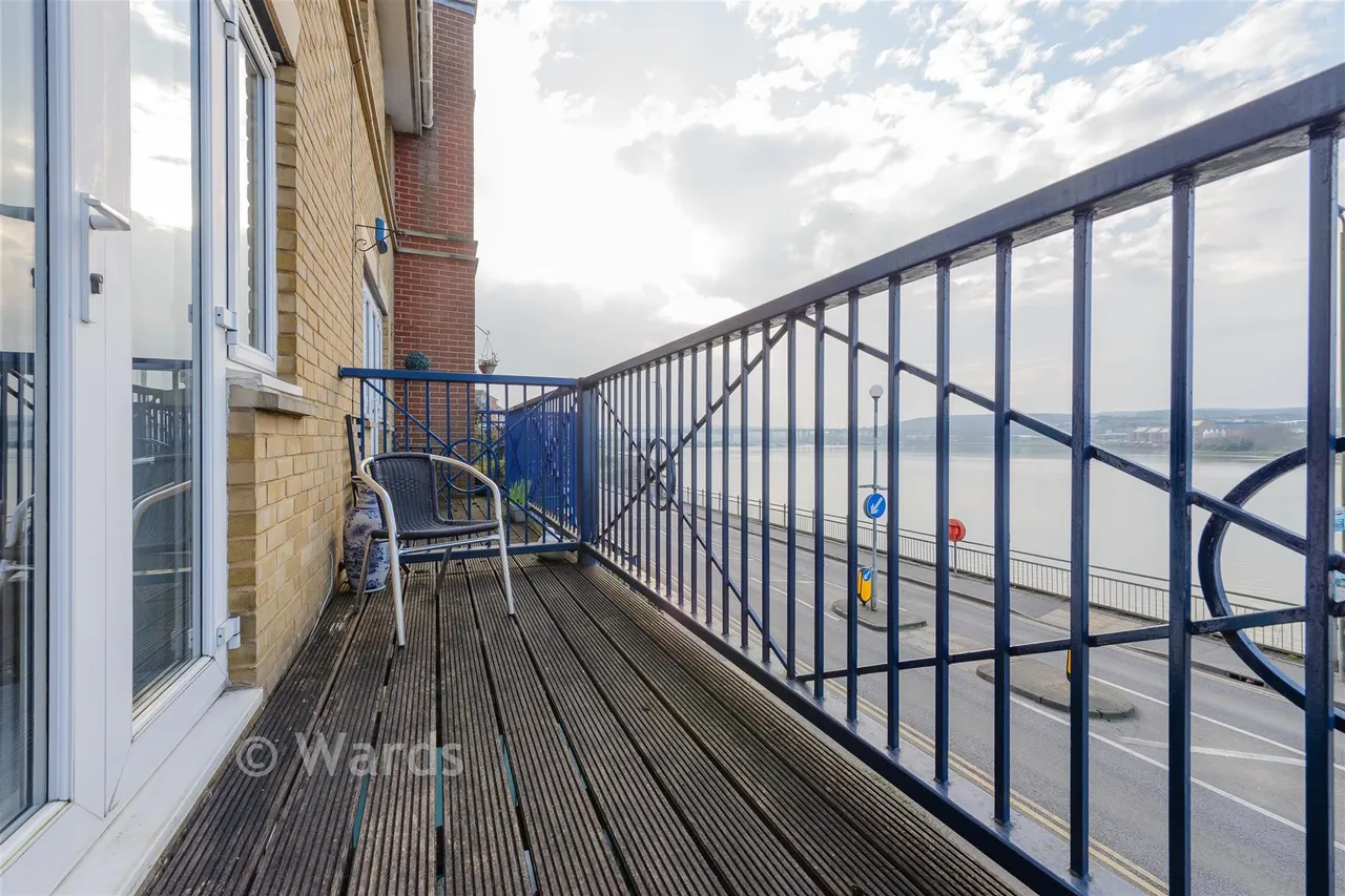 Applecross Close, Rochester, ME1, photo 2