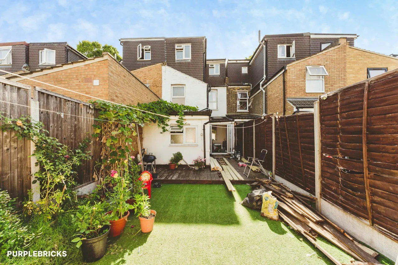 4 bed house for sale, Geere Road, London, E15