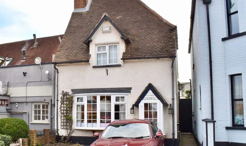 3 bed house for sale, The Street, Ashtead, KT21