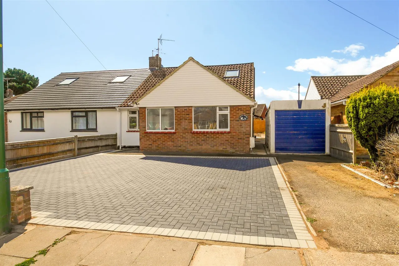 4 bed house for sale, Oakcroft Gardens, Littlehampton