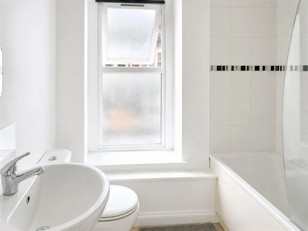 Robertson Road, Greenbank, Bristol, BS5 6LA, photo 2
