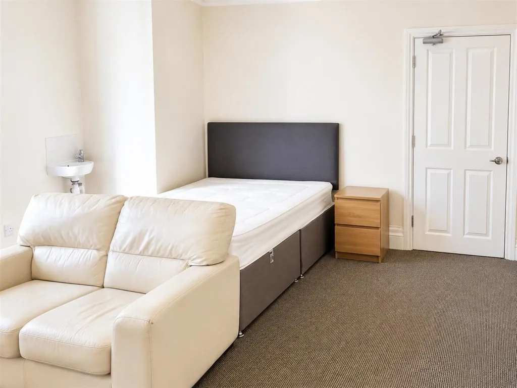 1 bed room to rent — Robertson Road, Greenbank, Bristol, BS5 6LA