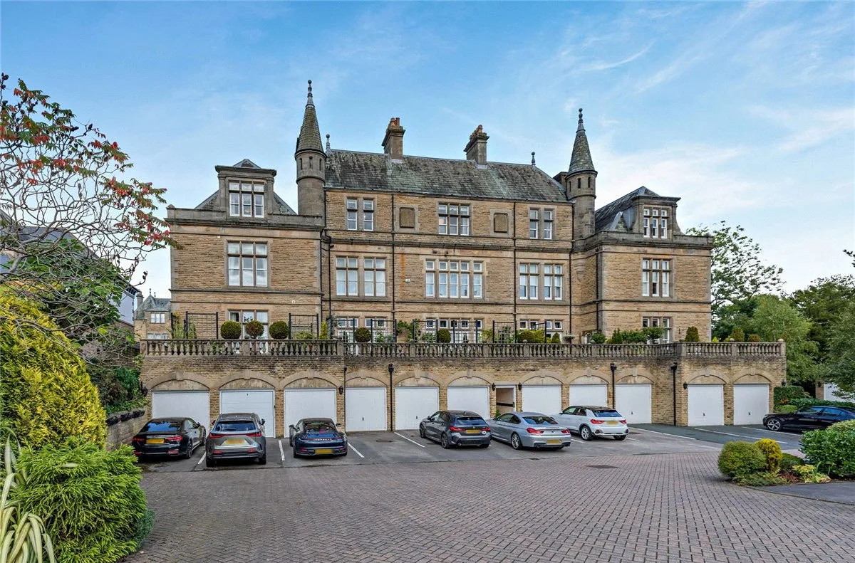3 bed flat for sale, Ellis House, Ellis Court, HG1