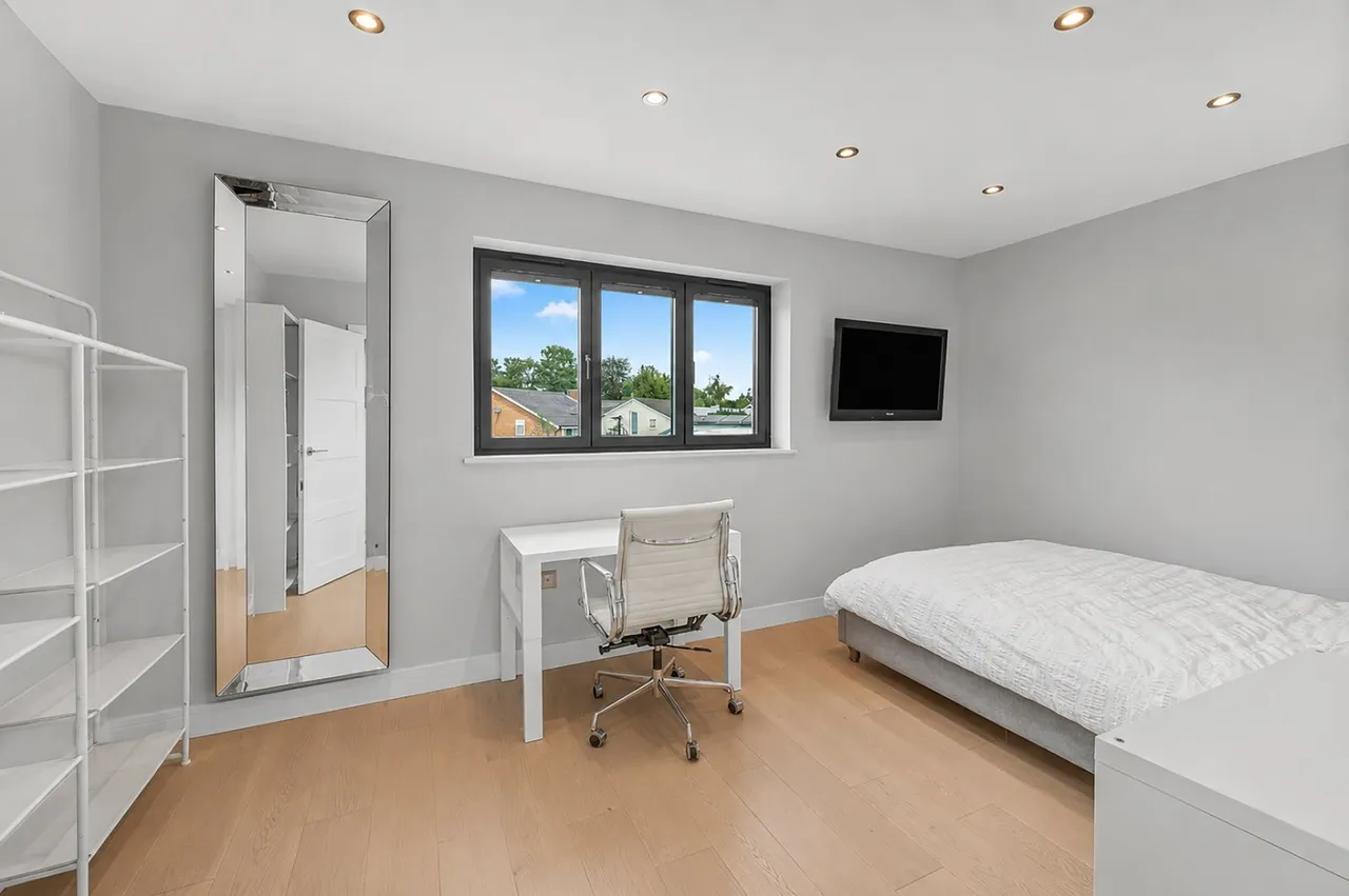Ashfield Close, Richmond, TW10, photo 13