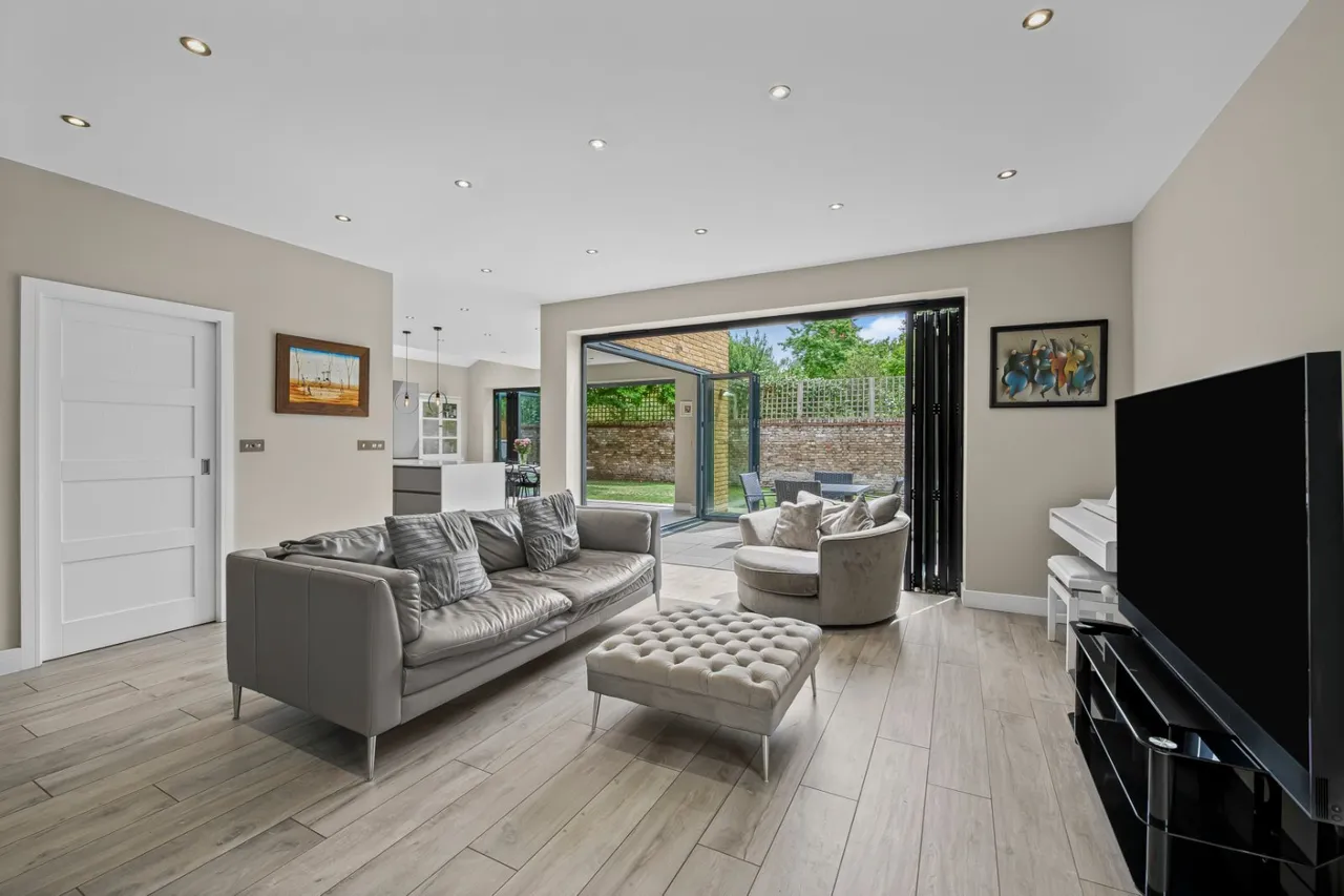 Ashfield Close, Richmond, TW10, photo 4