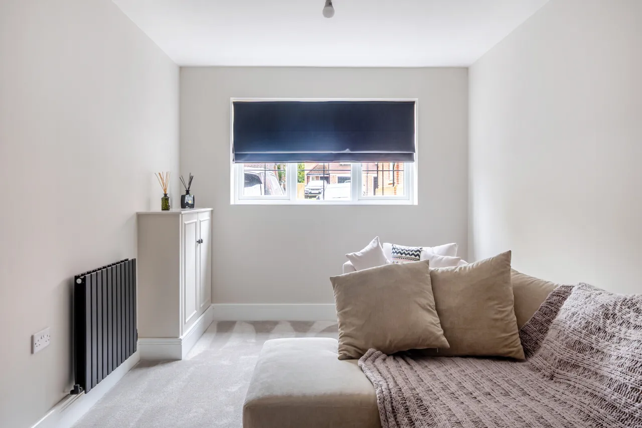 Poplar Close, Epsom, KT17, photo 11