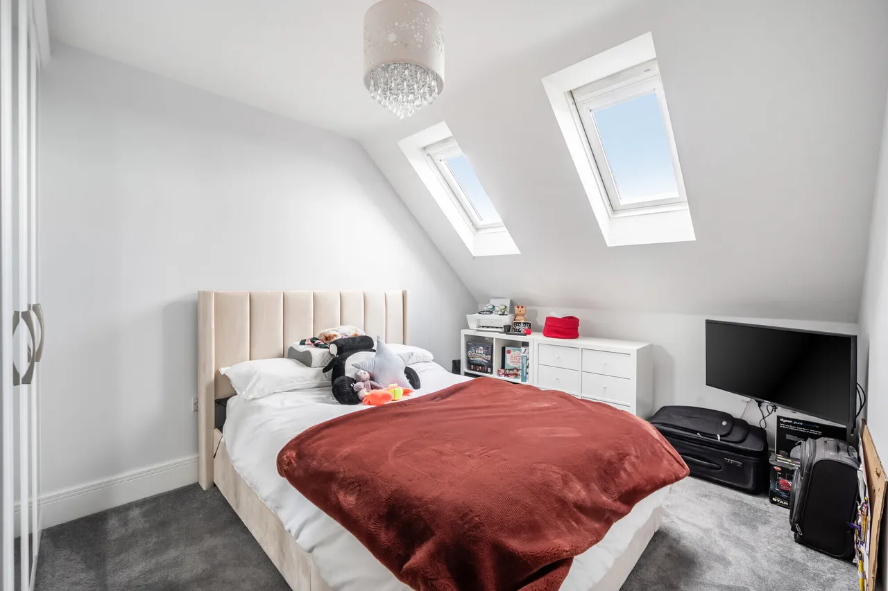 Poplar Close, Epsom, KT17, photo 6