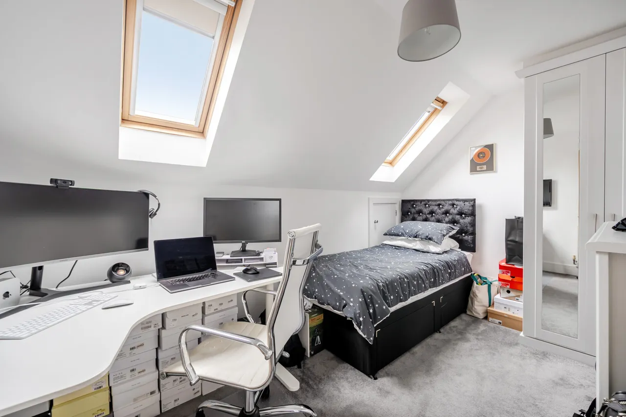 Poplar Close, Epsom, KT17, photo 7