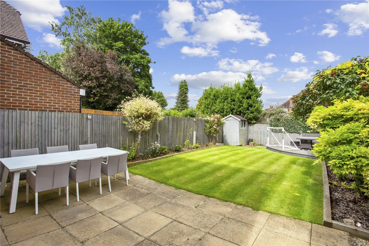 Poplar Close, Epsom, KT17, photo 12