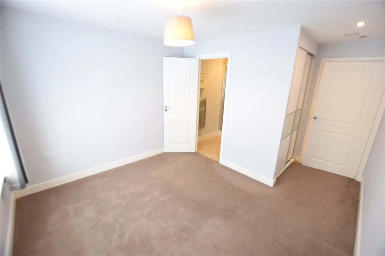 Wallis Square, Farnborough, Hampshire, GU14 7GS, photo 6