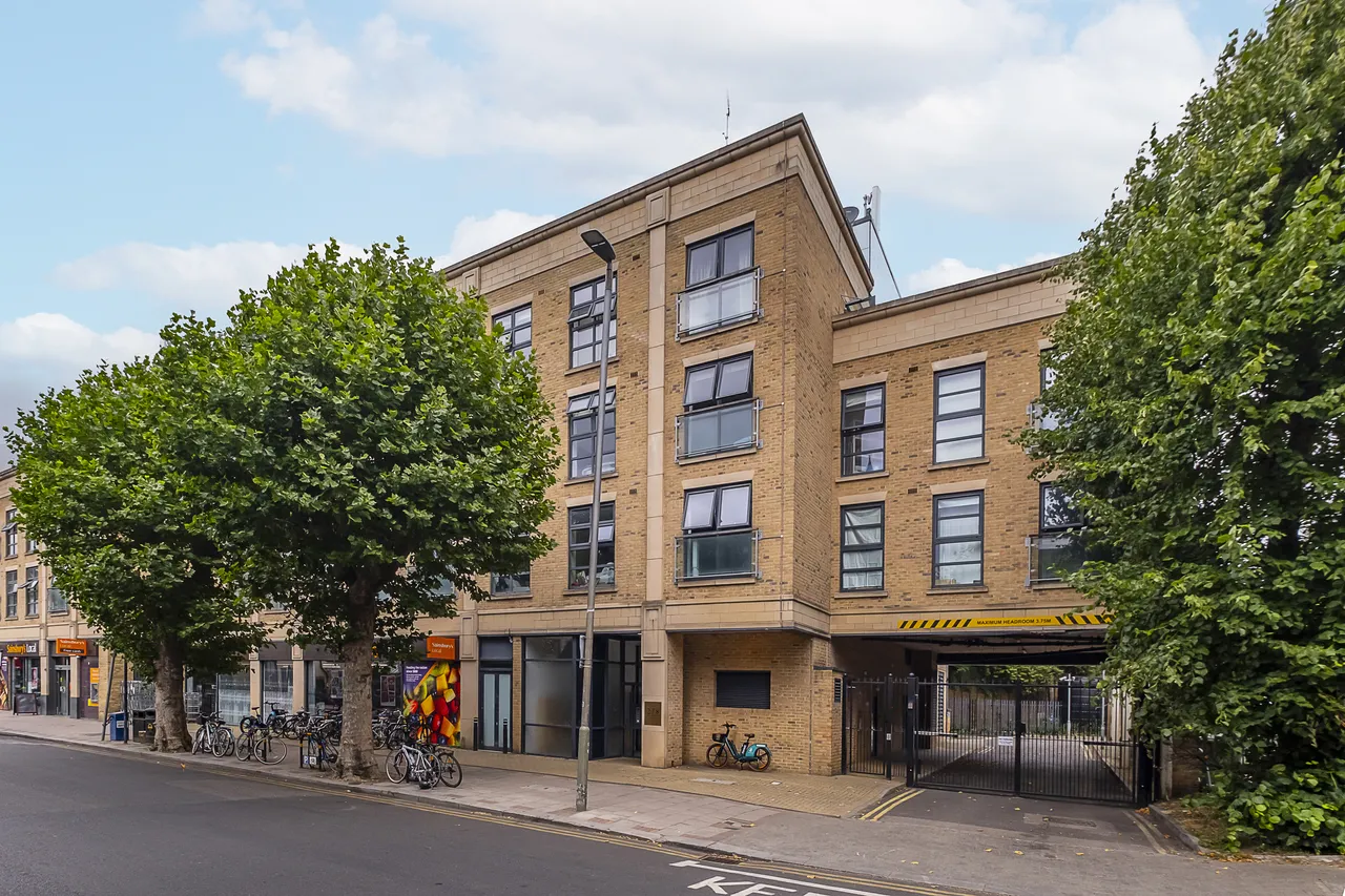 Magdalen Road, London, SW18, photo 2