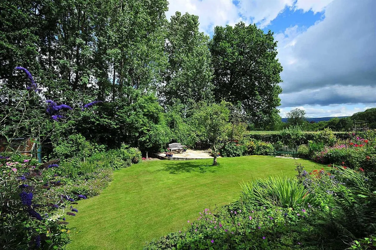 Castle Hill, Prestbury, photo 4