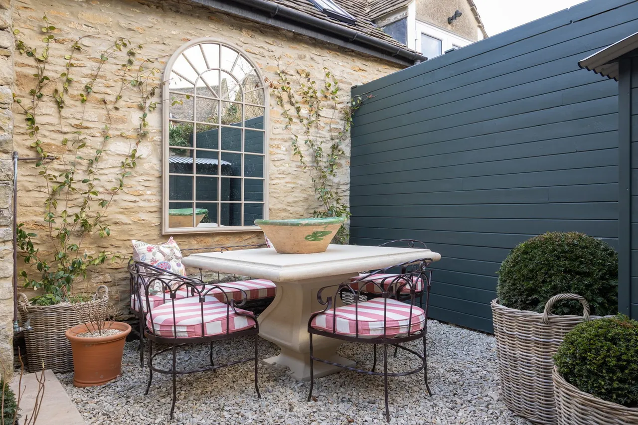 London Road, Tetbury, photo 24
