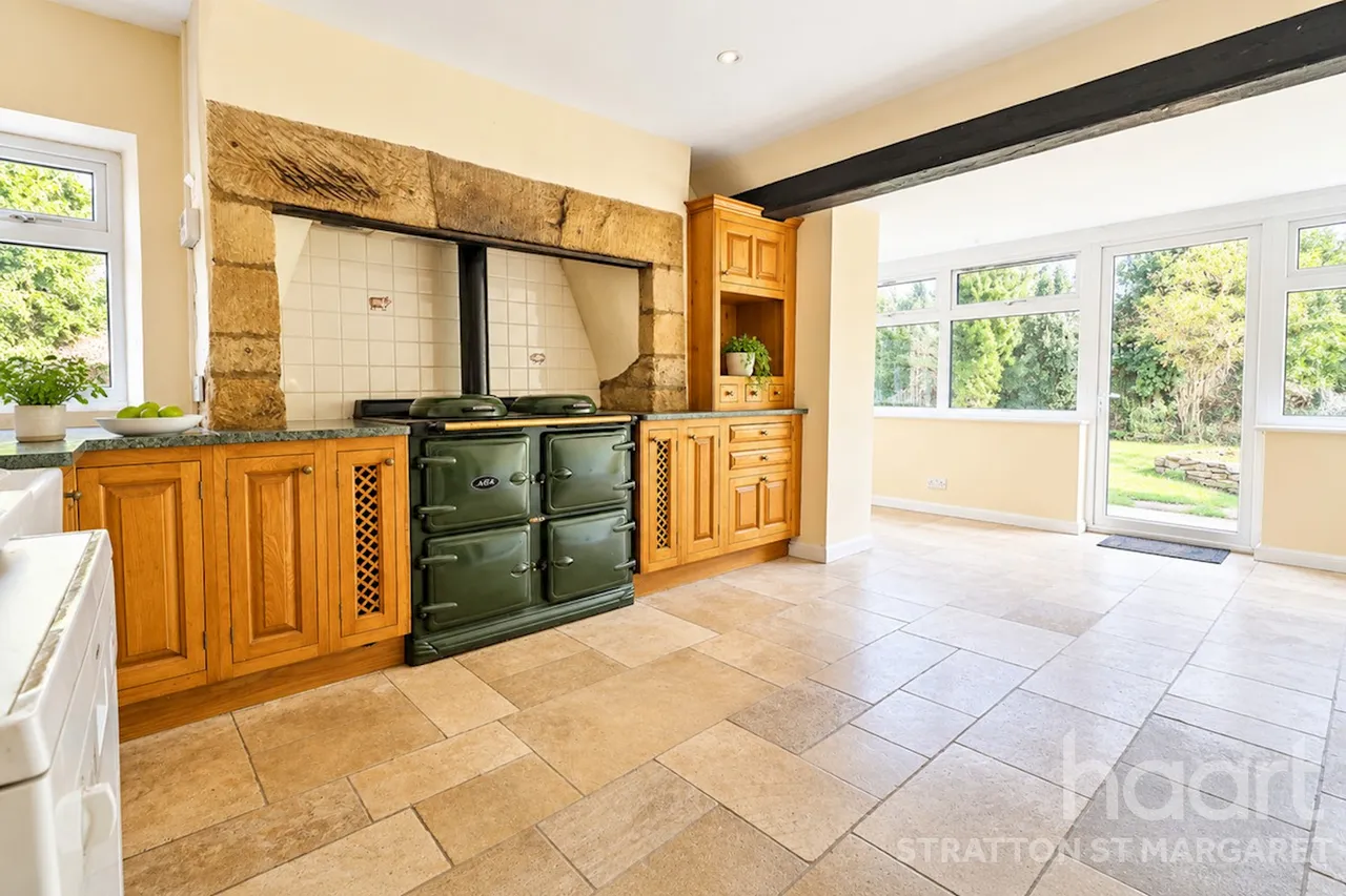 Silver Street, Malmesbury, SN16, photo 12