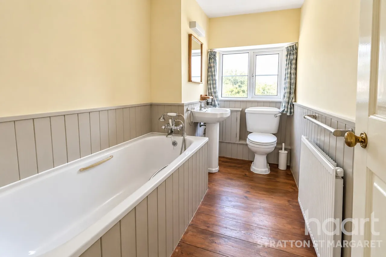 Silver Street, Malmesbury, SN16, photo 9