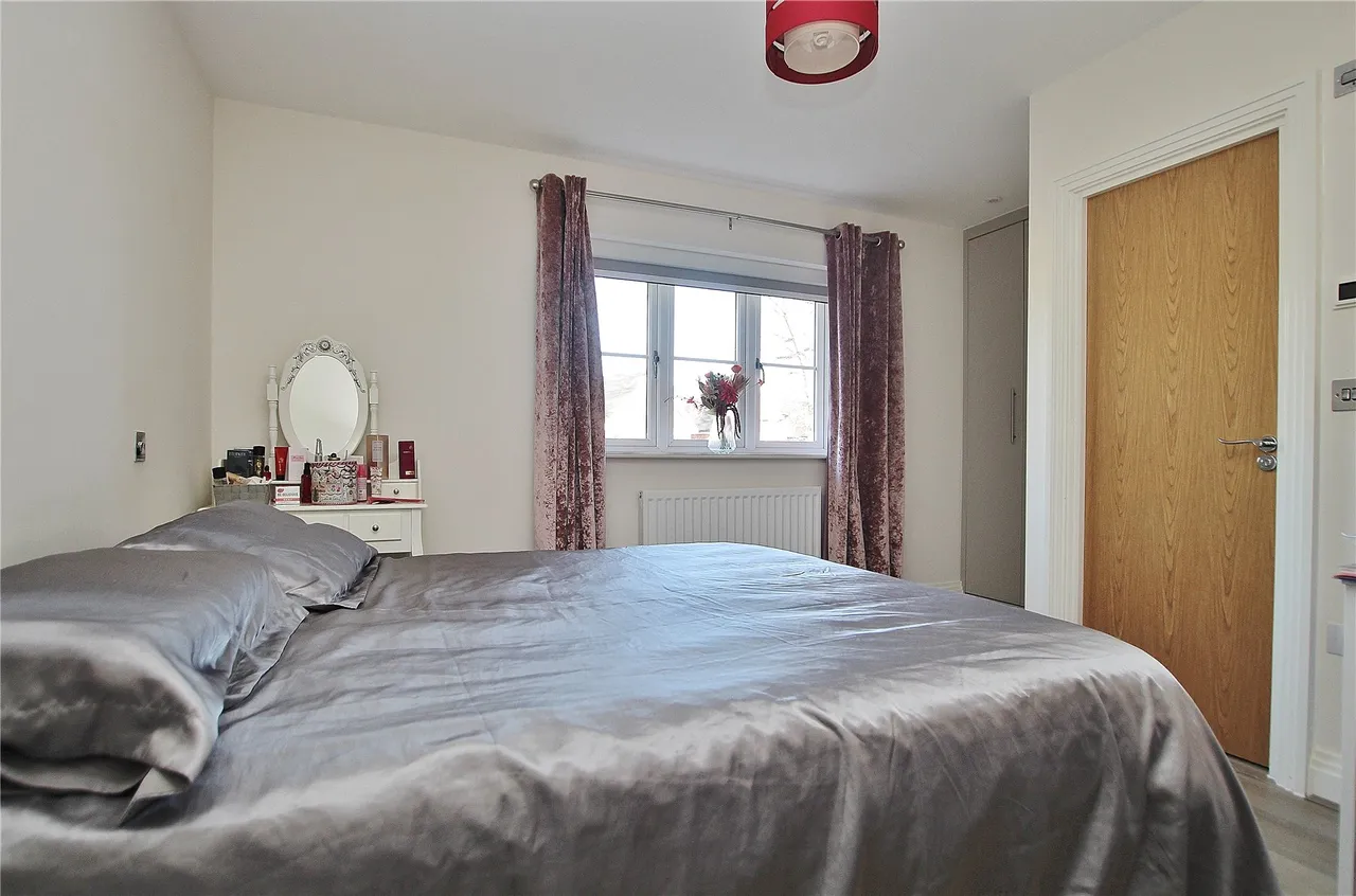 Kings Close, West End, GU24, photo 7