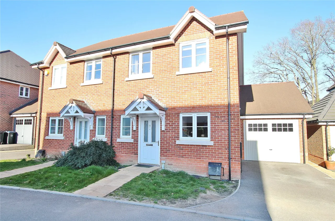 Kings Close, West End, GU24, photo 15