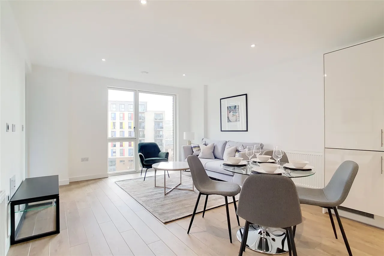 1 bed flat for sale, Cooks Road, E15