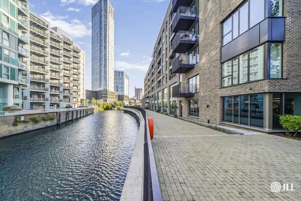 Cooks Road, E15, photo 21