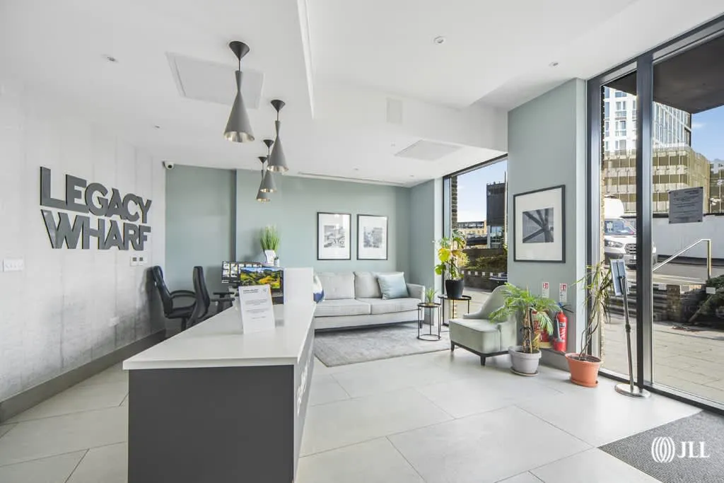Cooks Road, E15, photo 16